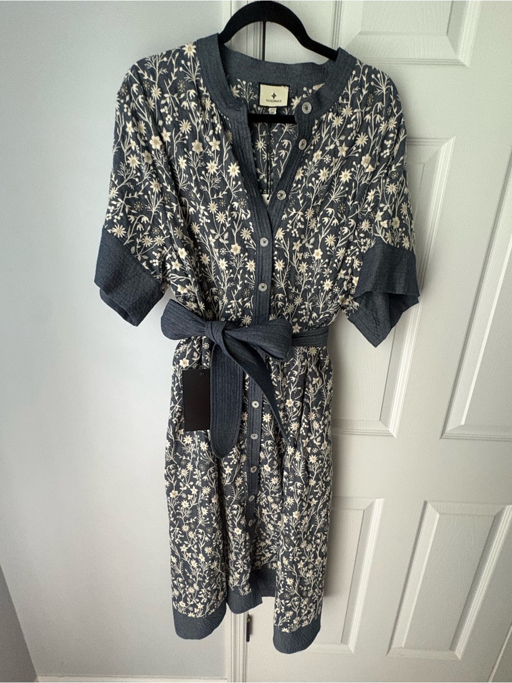 Tuckernuck Embroidered Chambray Wildflower Meadows Prescott Dress XXL - Picture 2 of 10